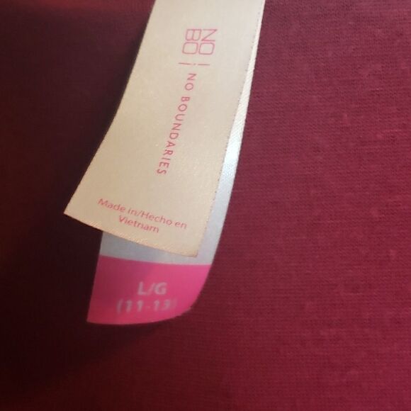 No Boundaries Maroon Top - Picture 3 of 3